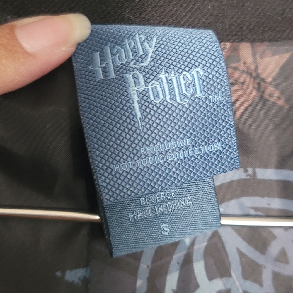 Harry Potter Deathly Hallows Jacket - Picture 6 of 10